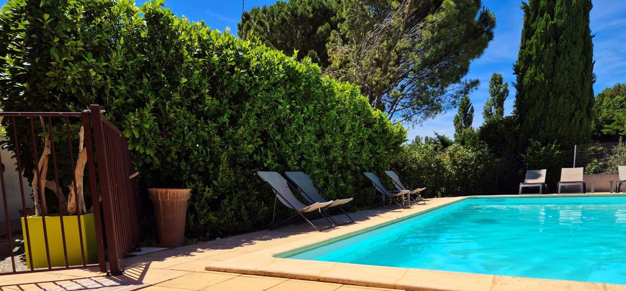 Logis Hotel Le Mistral - Restaurant - Montelimar Sud Châteauneuf-du-Rhône Eksteriør billede